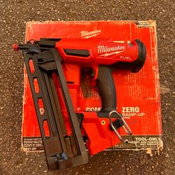 Milwaukee M18 FUEL 16 Gauge Angle Finish Nailer (Tool Only)