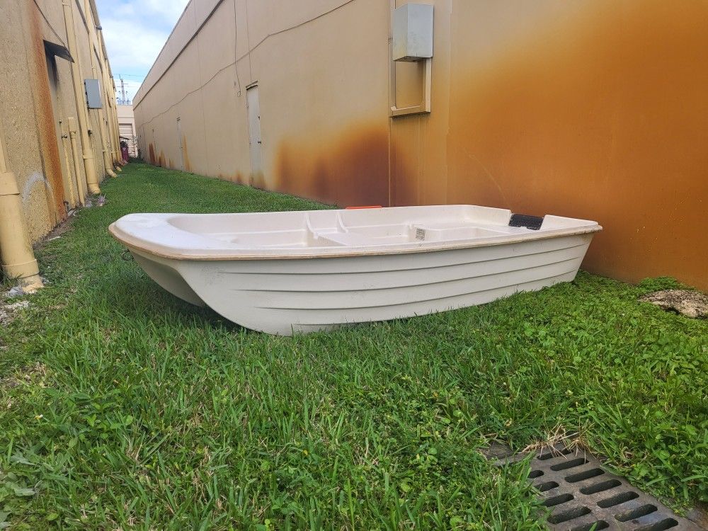 Water Tender 9.4 John Boat Sun Dolphin for Sale in Hialeah, FL OfferUp