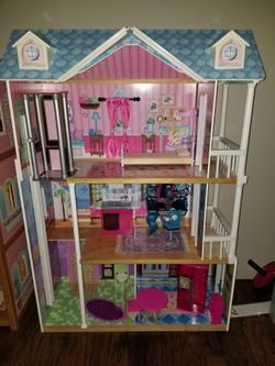 Dollhouse 