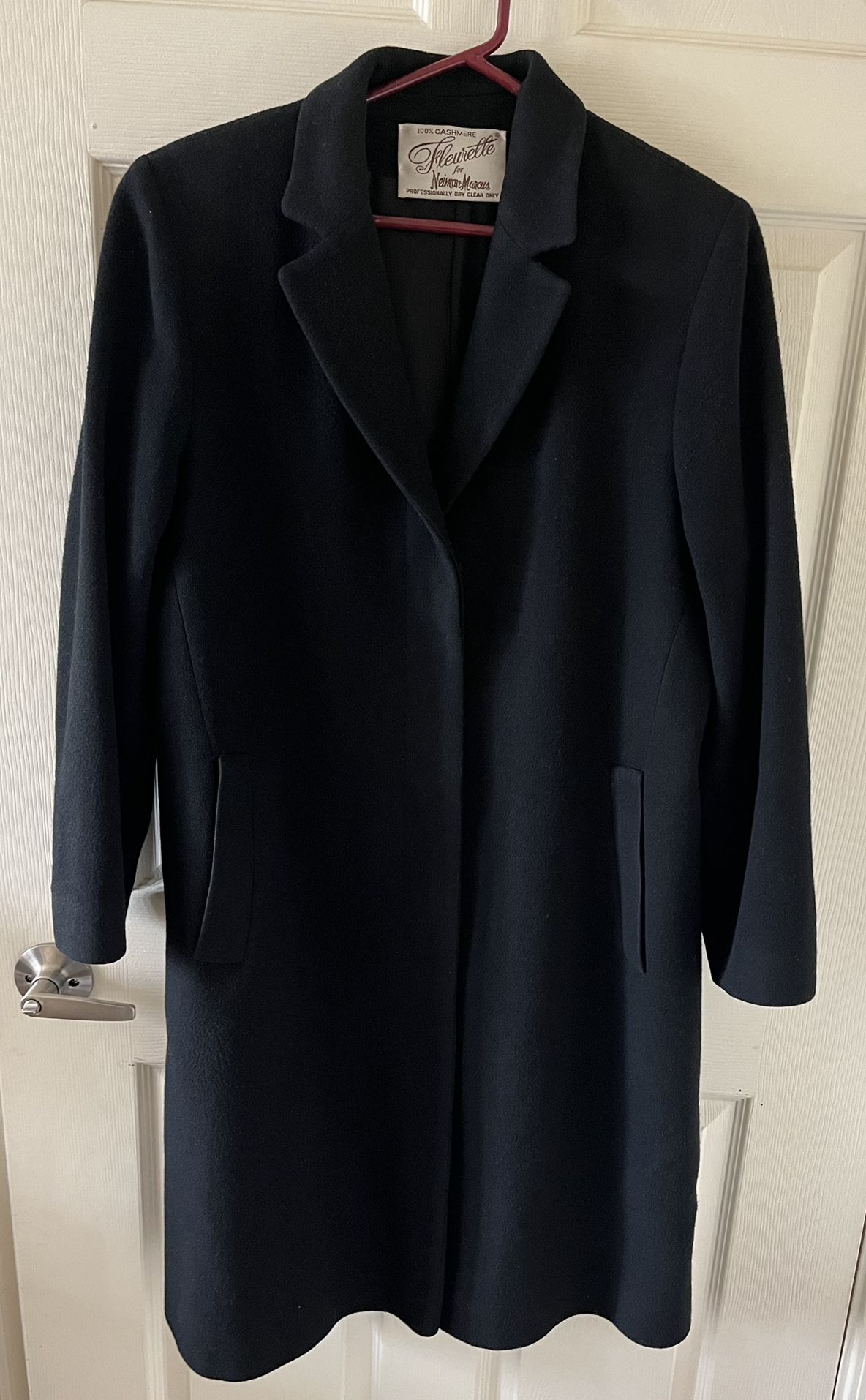 100% Cashmere Fleurette By Neiman Marcus