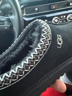 Uggs size 8W