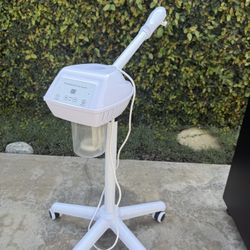 Professional Facial Steamer – Rolling Base, Works Great