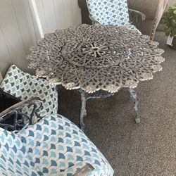 Outdoor Table And Chairs 