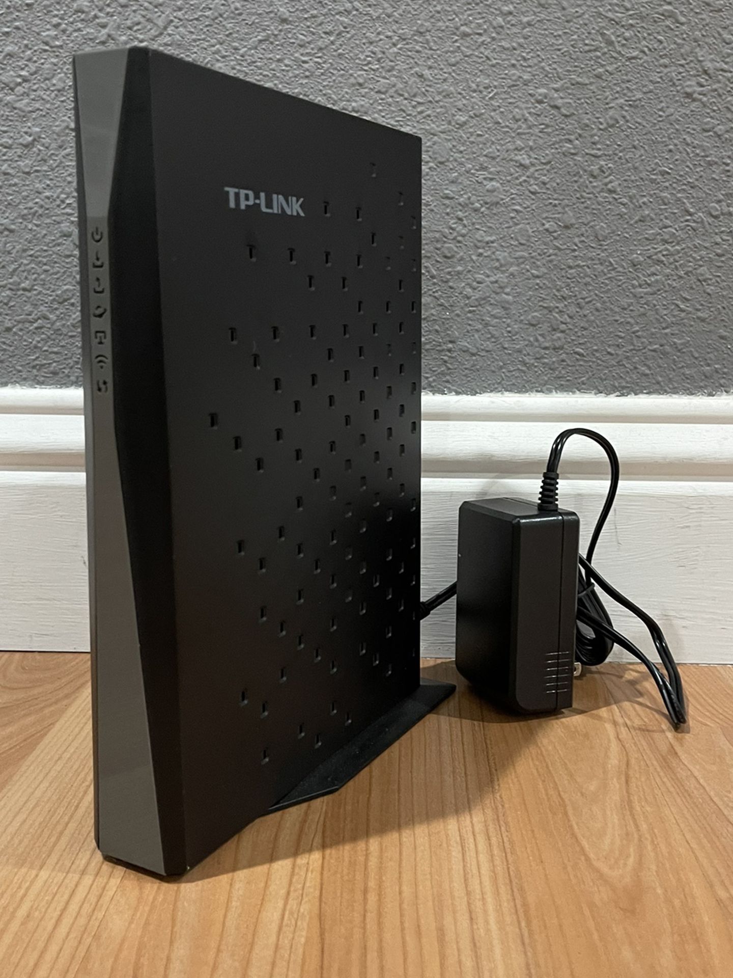 TP-LINK Archer CR700 2-in-one cable modem/router