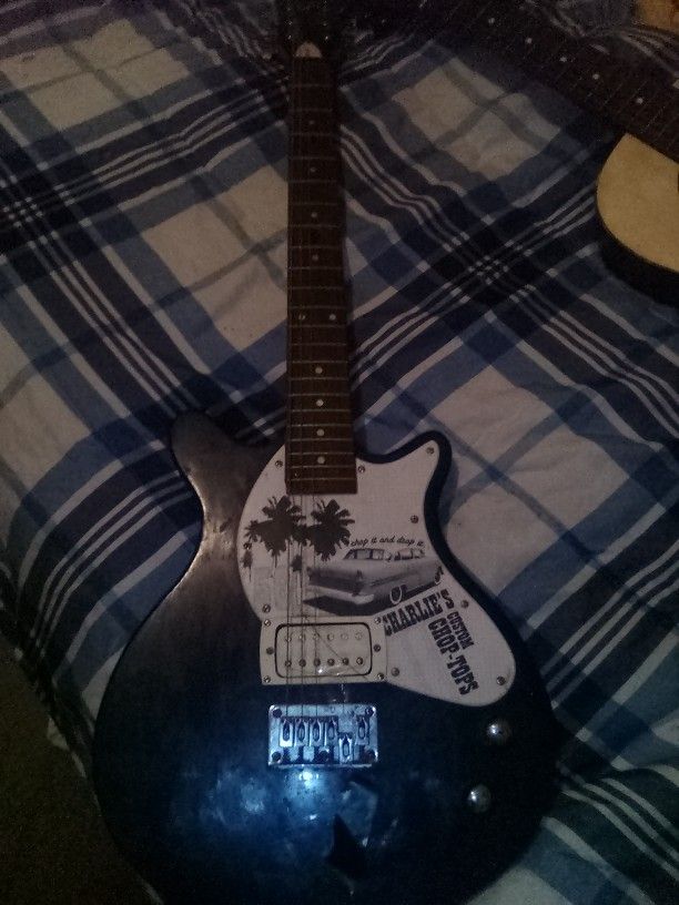 3 Guitars