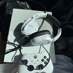 xbox one s, controller, and headset