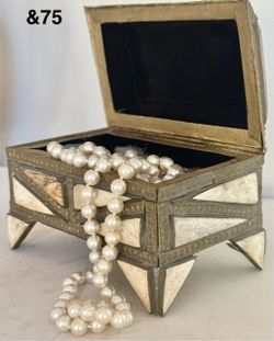 Pearl necklace