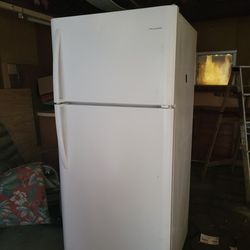 Frigidaire Refrigerator.... Used In Good Working Condition