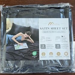4 Pieces Full Satin Bed Sheets Set with Pillowcases, Smooth Silk-Like Satin Fabric, Black