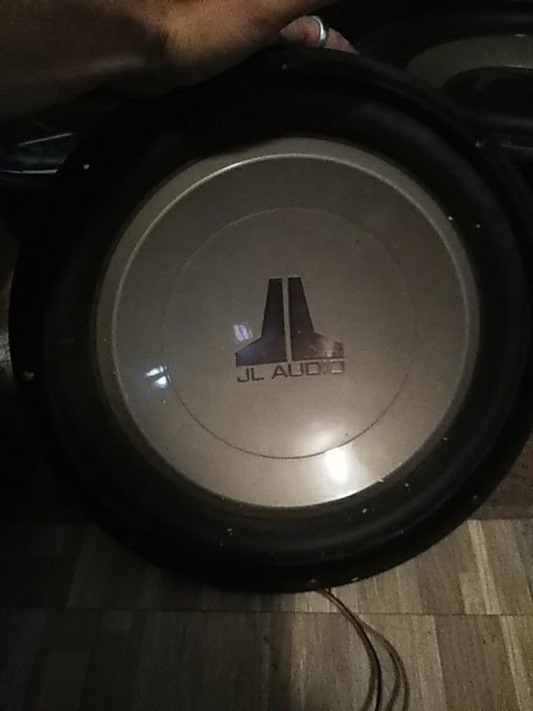 JL w1 8 ohm 13 inch