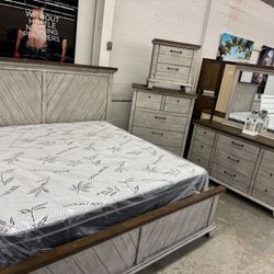Eight Piece King Size Bedroom, Set With Bonus Free, Five Drawer Chest!