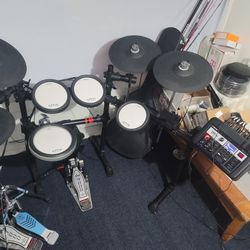 Yamaha DTX6K3-X Electronic Drum Set And Drum Workshop DW 9000 Double Pedal 