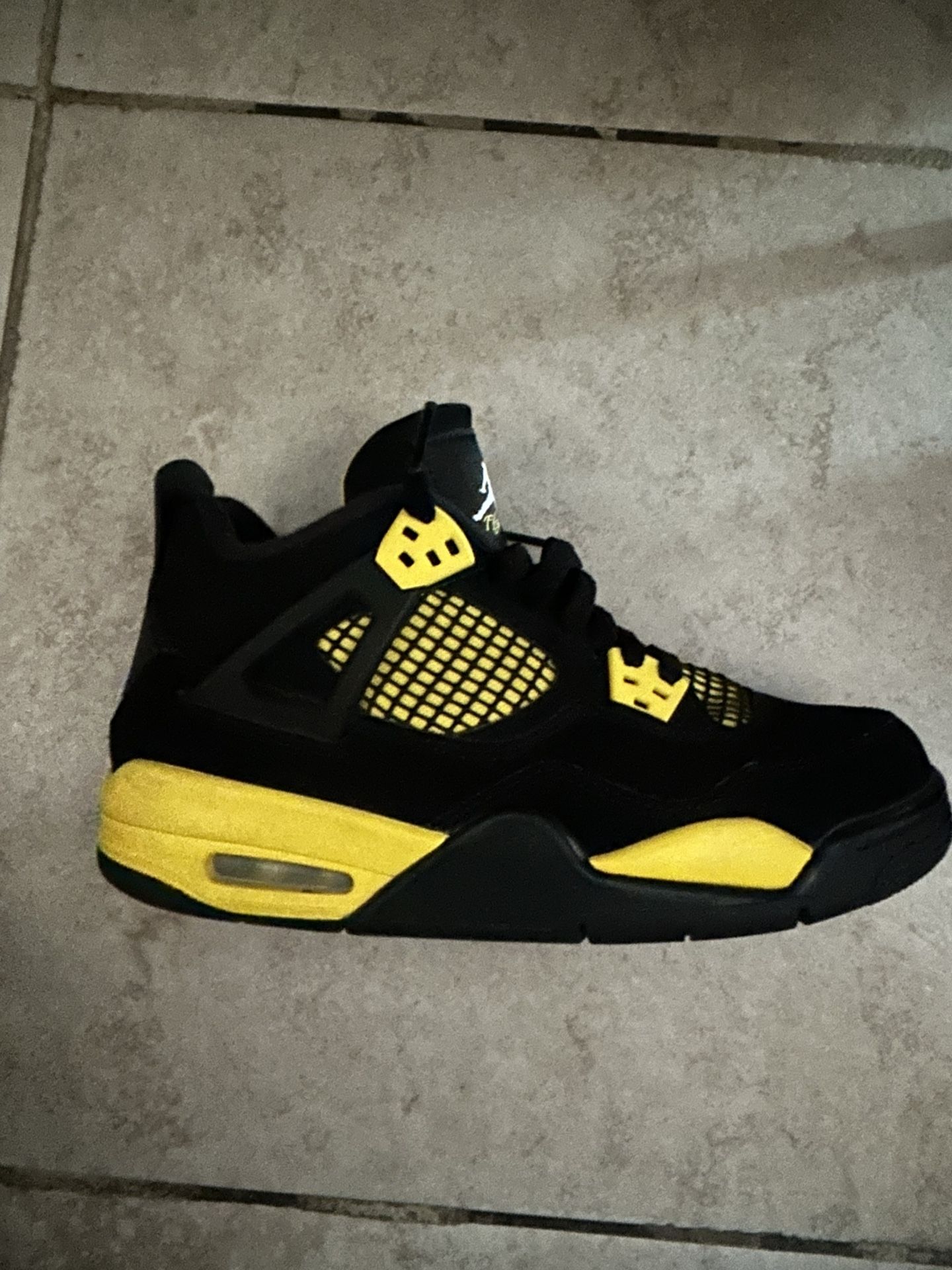 Barely Worn 3 Times Size 6 In Youth