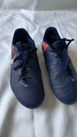Nike phantom youth soccer cleats