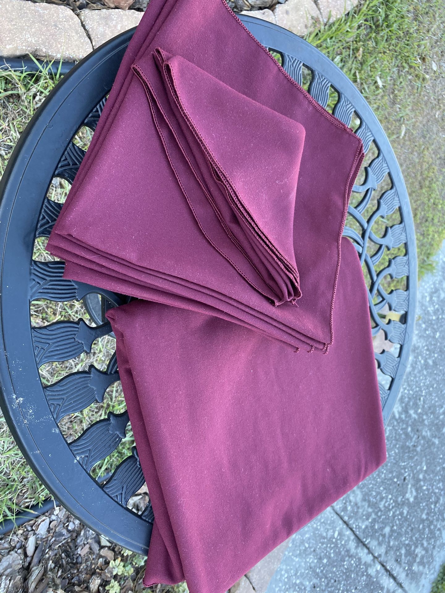 Burgundy Napkins & Table cloth