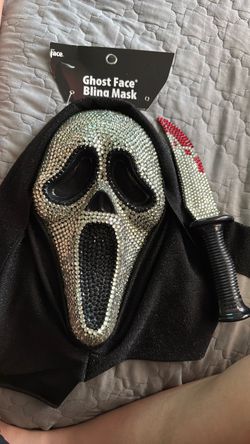 Ghost face mask and knife