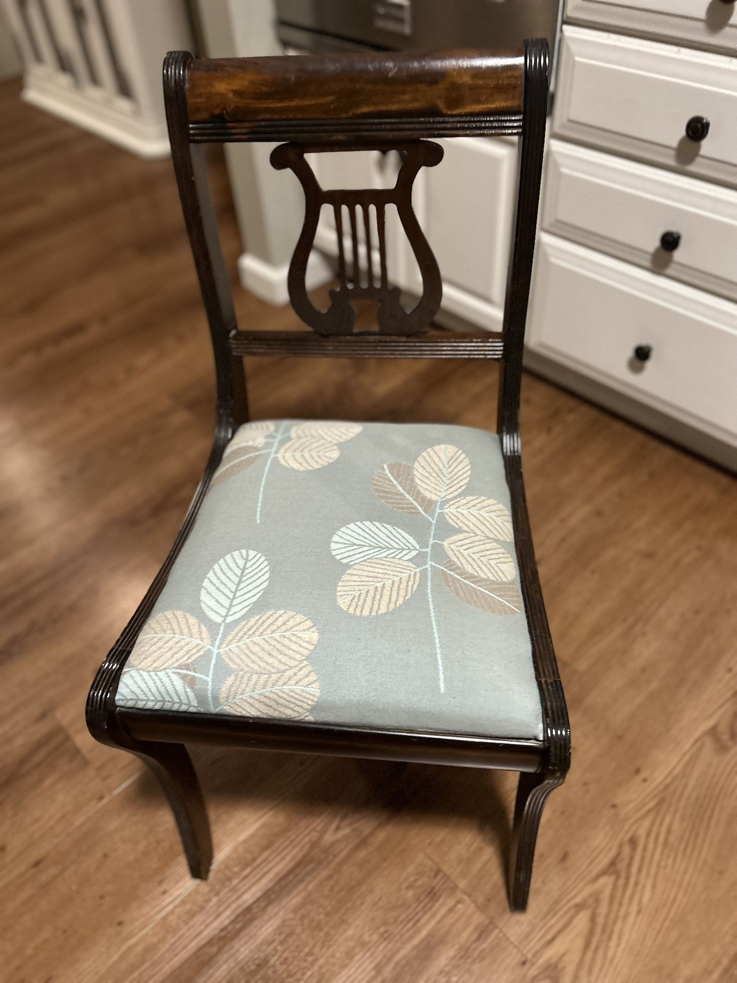 Vintage Chair In Like New Condition