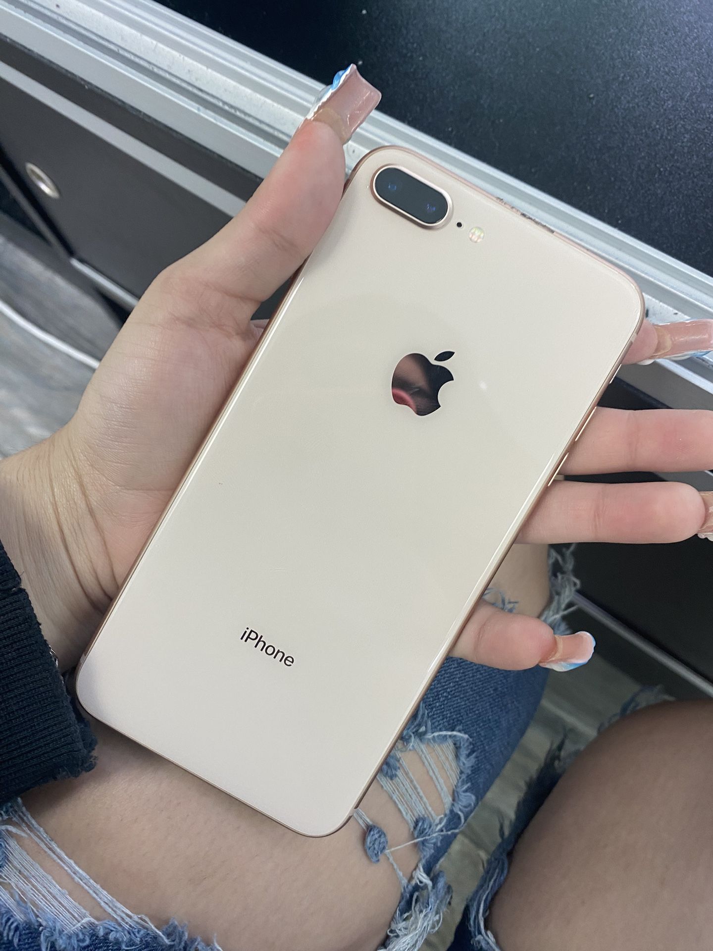 iPhone 8+