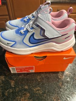 Girls Nike Shoes New size 2.5