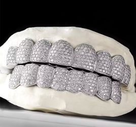 Personal Moissanite Grillz