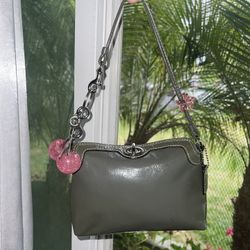 Gray Leather Coach Wristlet 🩶