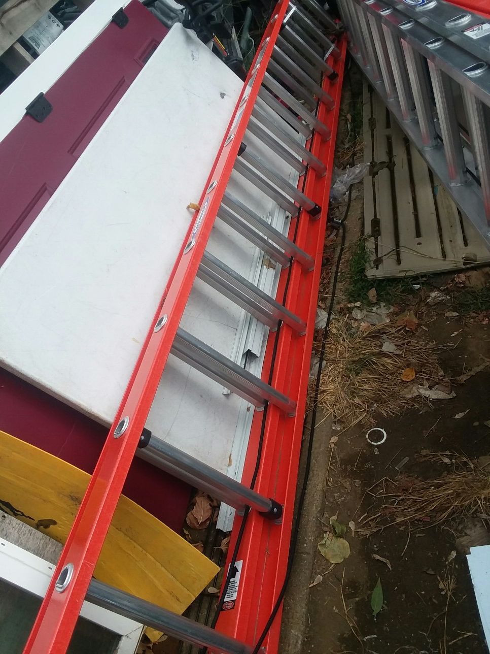 New werner 28 ft extension ladder