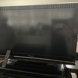 42 Inch  Flatscreen Panasonic Tv