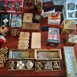 22 Wooden Puzzle Lot