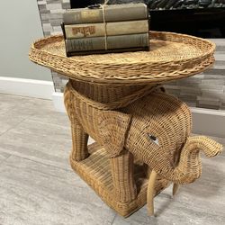 Vintage MCM Rattan/Wicker Elephant Side Table Vivai del Sud, Italy,1960's 
