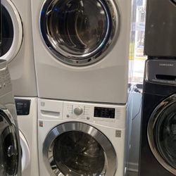 Kenmore Washer And LG Gas Dryer Set For $680