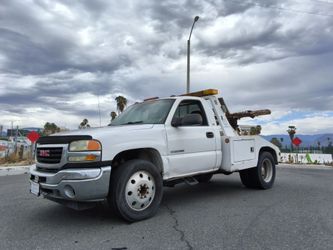 2004 GMC 3500 TOW TRUCK