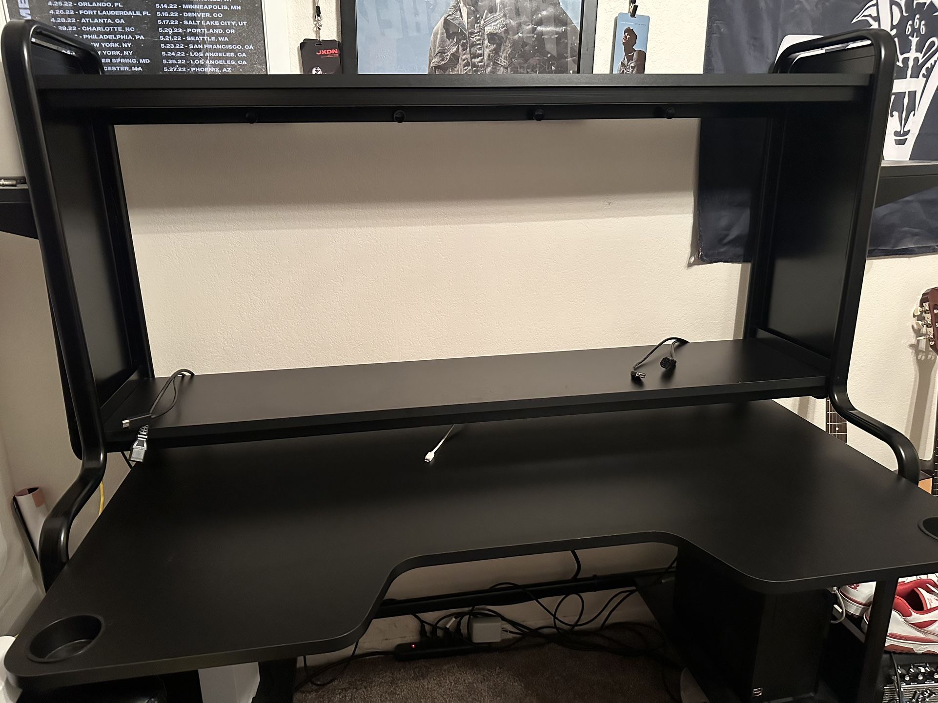 Fredde Ikea Gaming desk