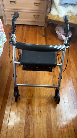 Walker with seat