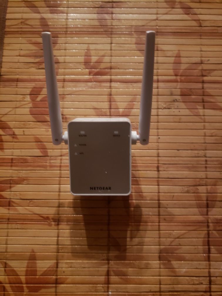 NETGEAR WiFi Range Extender EX6120