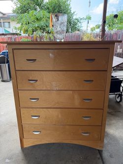 5-Drawer Wooden Dresser Chest