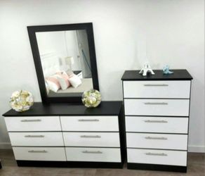 DRESSER WITH MIRROR AND CHEST 🆕️