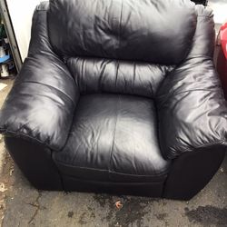 Black Leather Oversize Comfy Chair 