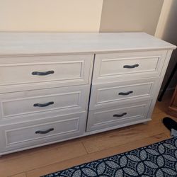 6 Drawer Dresser  33 in .wide  15 1/2 depth  31 in. Tall