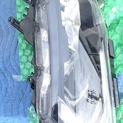 Nissan Rogue Drivers Side Headlight Assembly