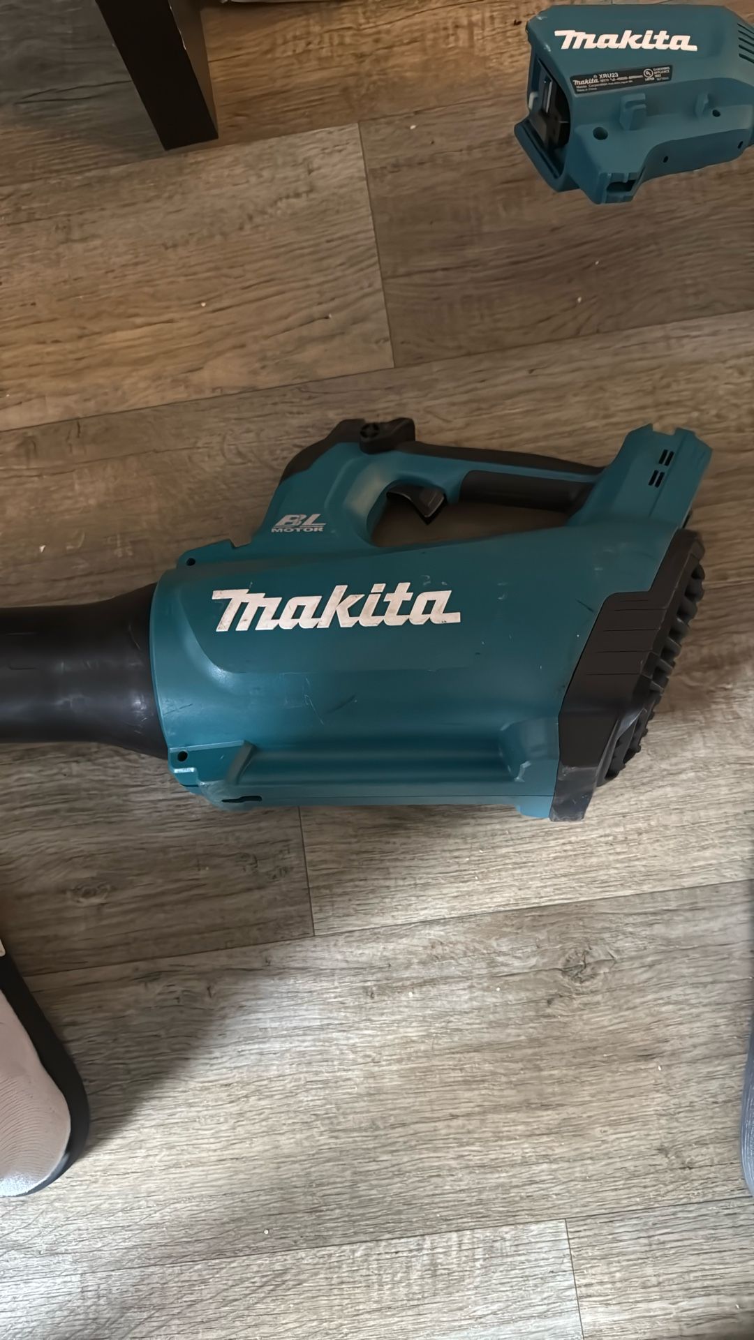 Makita XBU03 