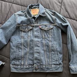 Levi’s - Women’s Jean Jacket - Small Size 