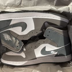 Air Jordan 1 Mid SE White Cool Grey Medium 