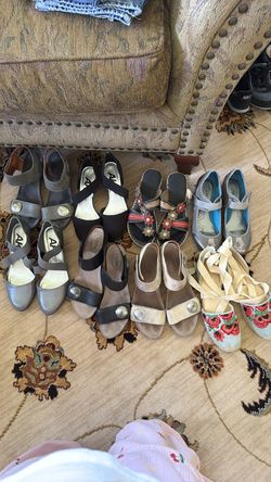 8 pairs of woman’s sandals