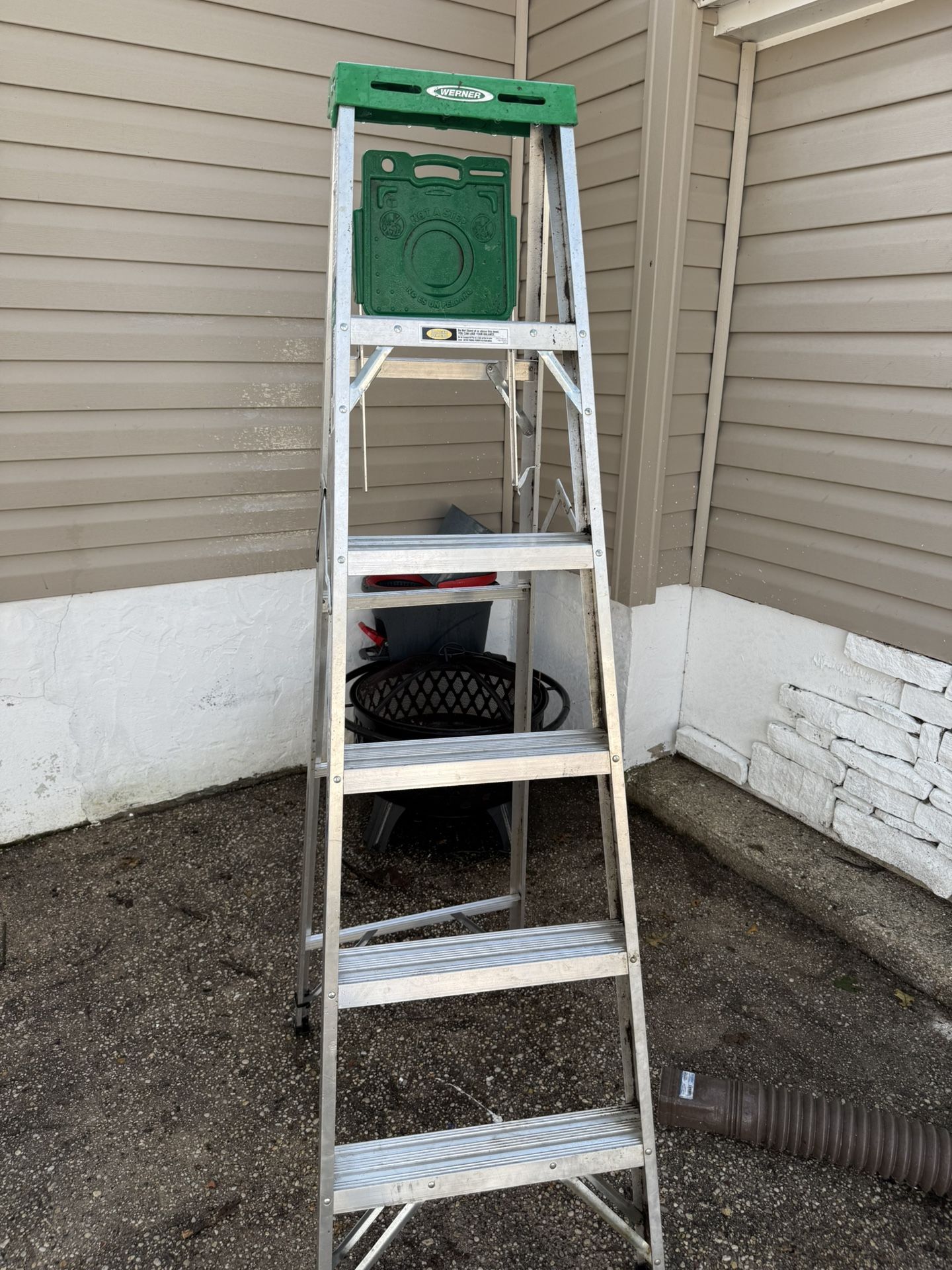 Werner 6 foot ladder like new