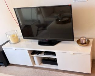 Tv console