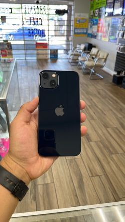 iPhone 13 128GB UNLOCKED (100 percent battery health)