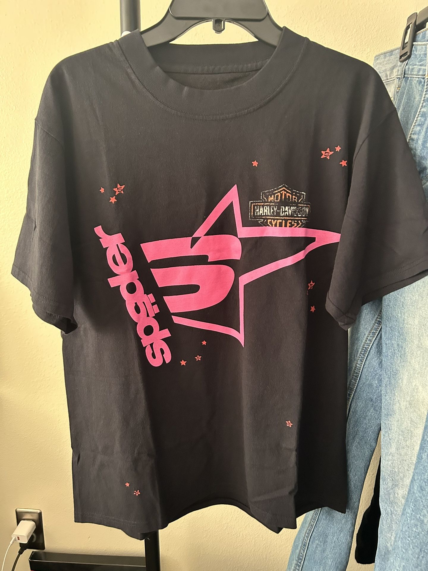pink sp5der shirt