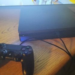 PlayStation 4 SLIM