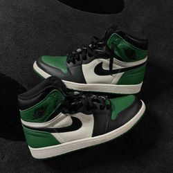 Jordan 11 Retro “Pine Green”