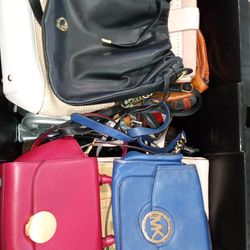50 HANDBAGS/Wallets